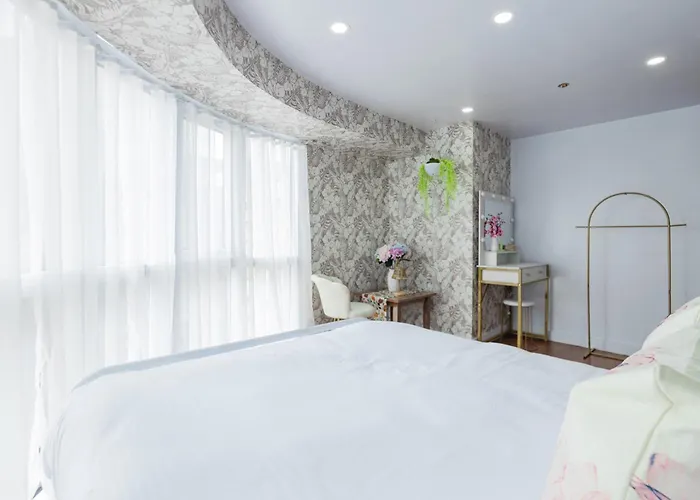 Devi 2br Bgc Taguig Manila